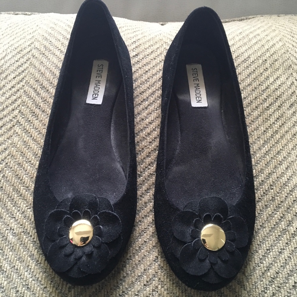 Steve Madden Bummble Flower 🌸 Suede Flats